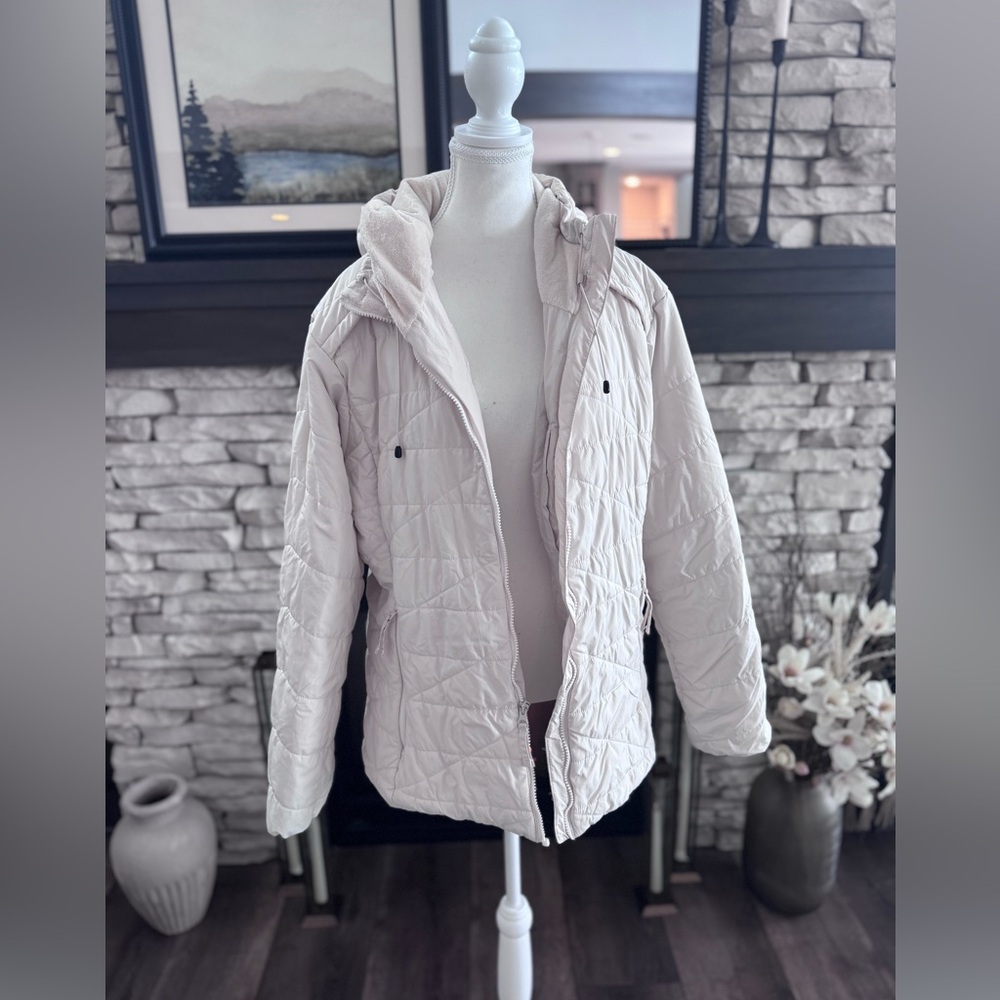 Columbia XXL Women's Light Cream Off-White Quilted Jacket